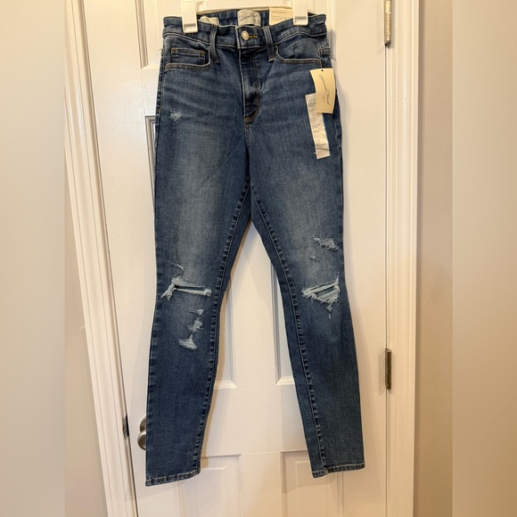 Universal Thread High Rise Skinny Slim Leg Super Stretch Jeans Size 6 Regular - Picture 4 of 6